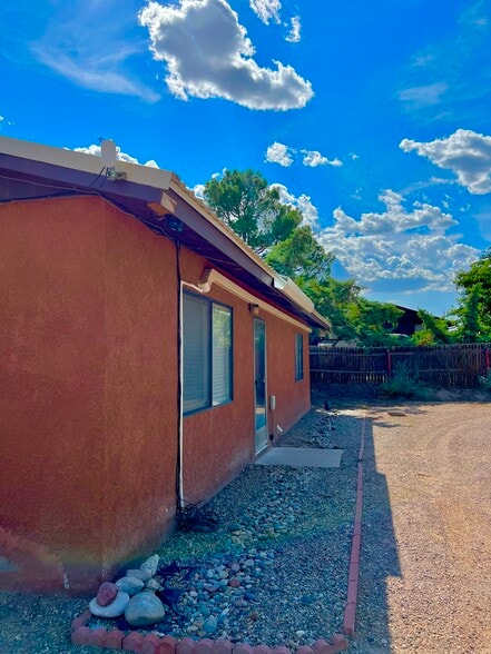 Building Photo - 3056 Tenorio Dr