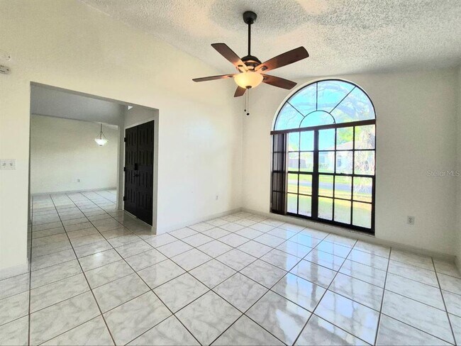 Building Photo - 3103 Cocos Rd