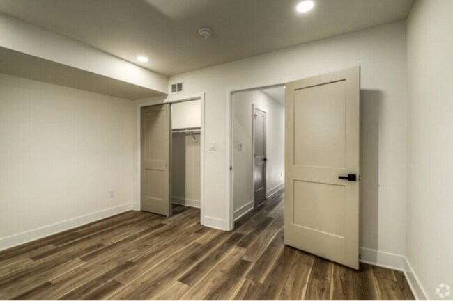 Building Photo - 2500 E Tioga St