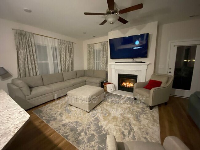 Building Photo - 1449 Lewis Landing Ave