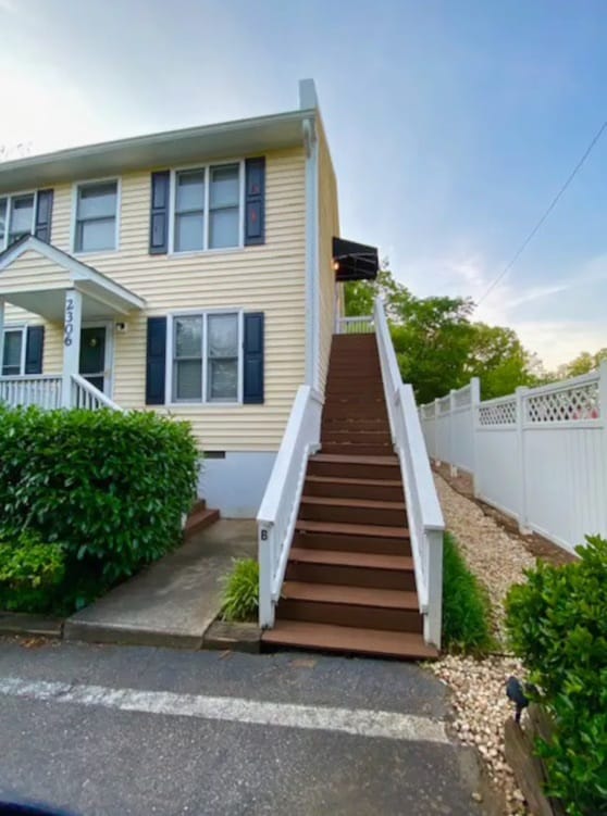 Building Photo - 2306 Stafford Ave