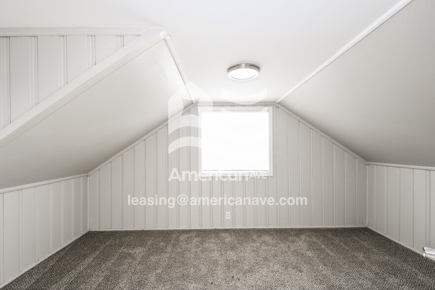 Building Photo - 8520 Jacklin Ave