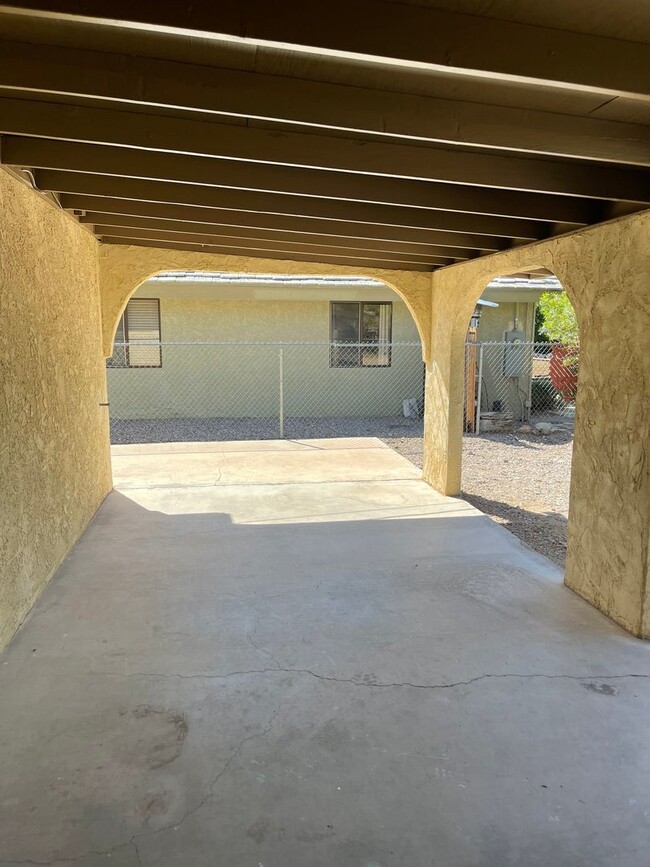 Building Photo - Unfurnished Full Time