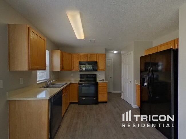 Building Photo - 5203 Holbert Cir
