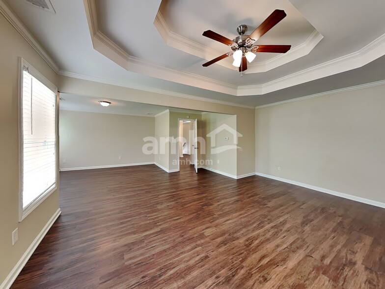 Building Photo - 306 Vinings Vintage Cir