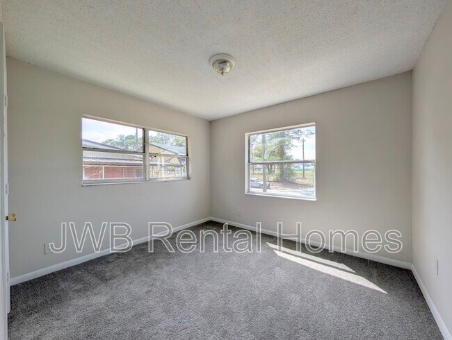 Building Photo - 6829 Van Gundy Rd