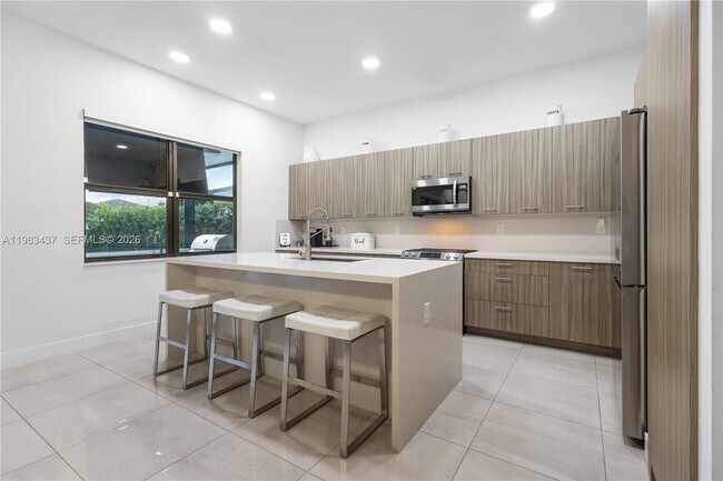 Building Photo - 4335 SW 174th Ave