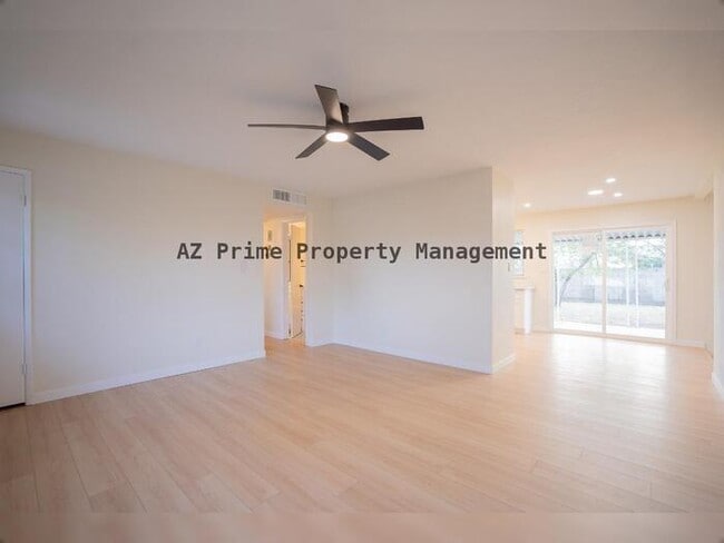 Building Photo - 3142 N 78th Dr