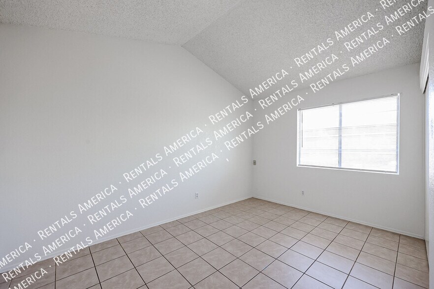 Building Photo - 10100 N 89th Ave