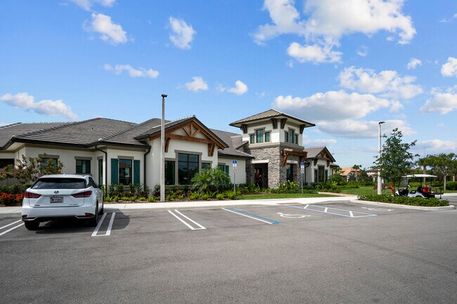 Building Photo - 4837 Chantilly Rd