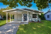 Building Photo - 1222 24th Ave W