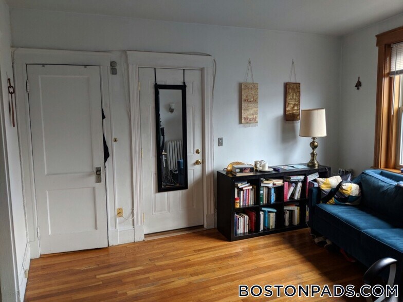 Building Photo - 97 Hancock St