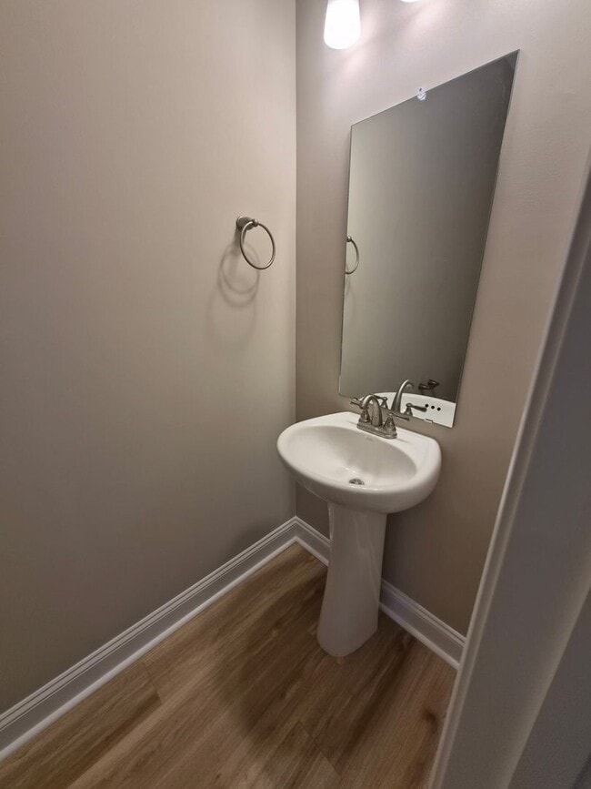 Building Photo - 187 Loren Rd