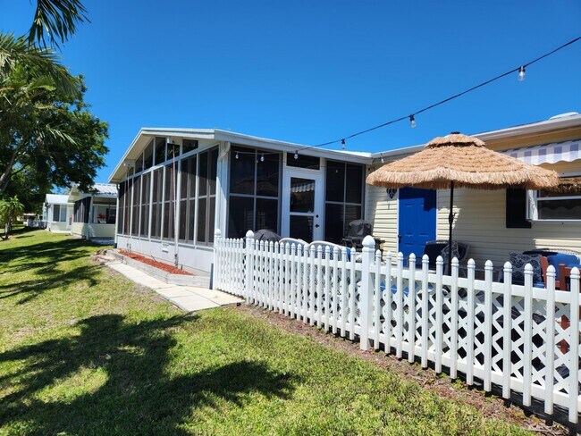 Building Photo - 7717 White Egret Ln