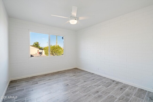 Building Photo - 2548 N 68th Pl
