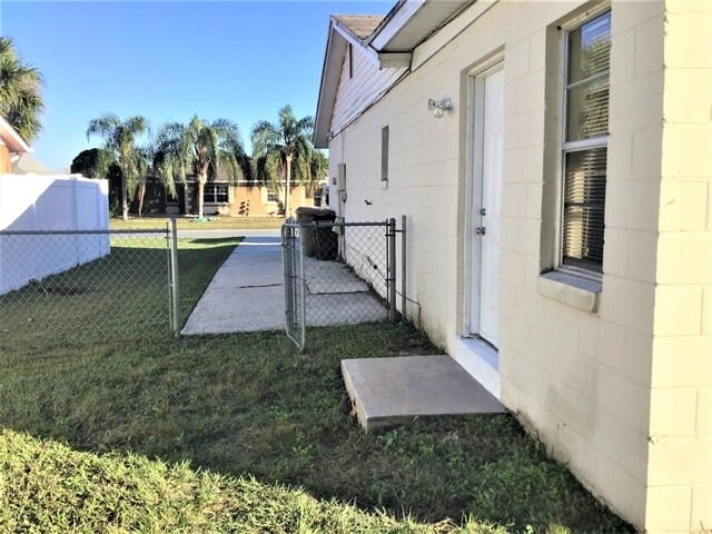 Building Photo - 136 W Cedarwood Cir