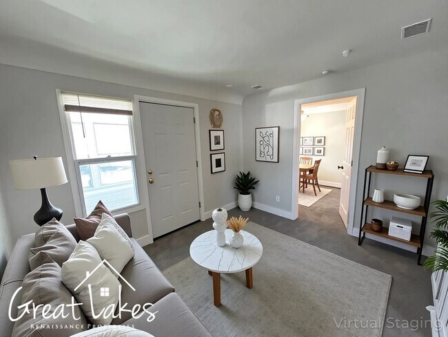 Building Photo - Charming 2 Bedroom 1 Bathroom now availabl...