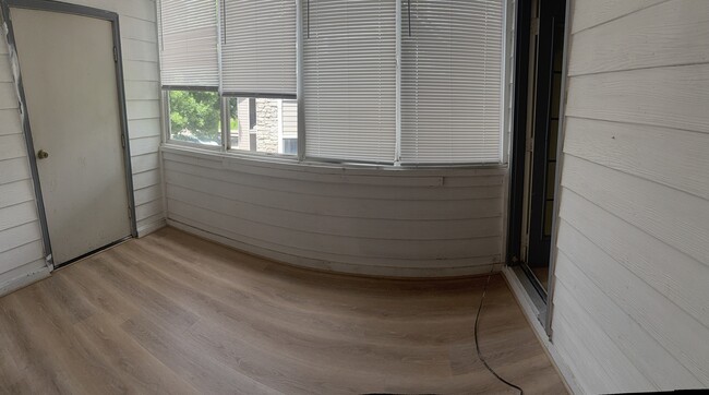 Building Photo - 8376 S Upham Way