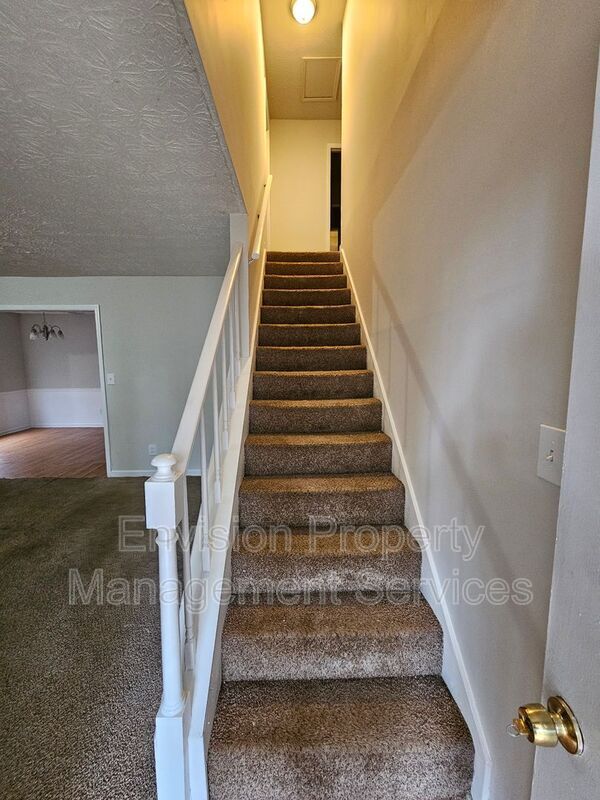 Building Photo - 200 Leigh Dr
