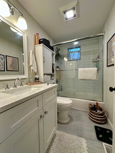 Building Photo - 21 Bellevue St