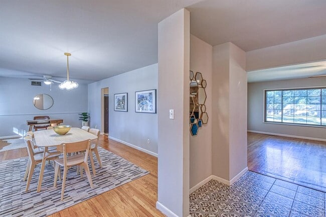 Building Photo - 1221 Cruce St