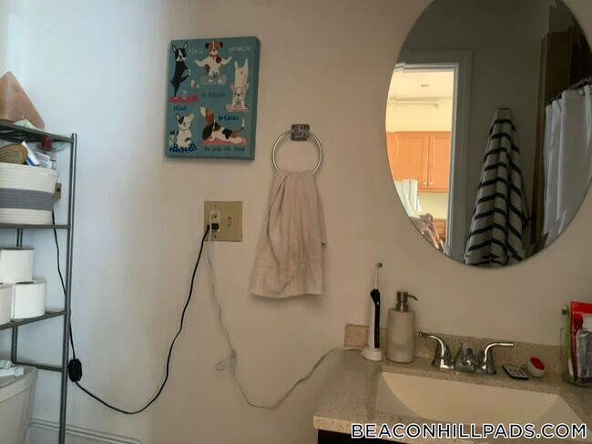 Building Photo - 70 Joy St