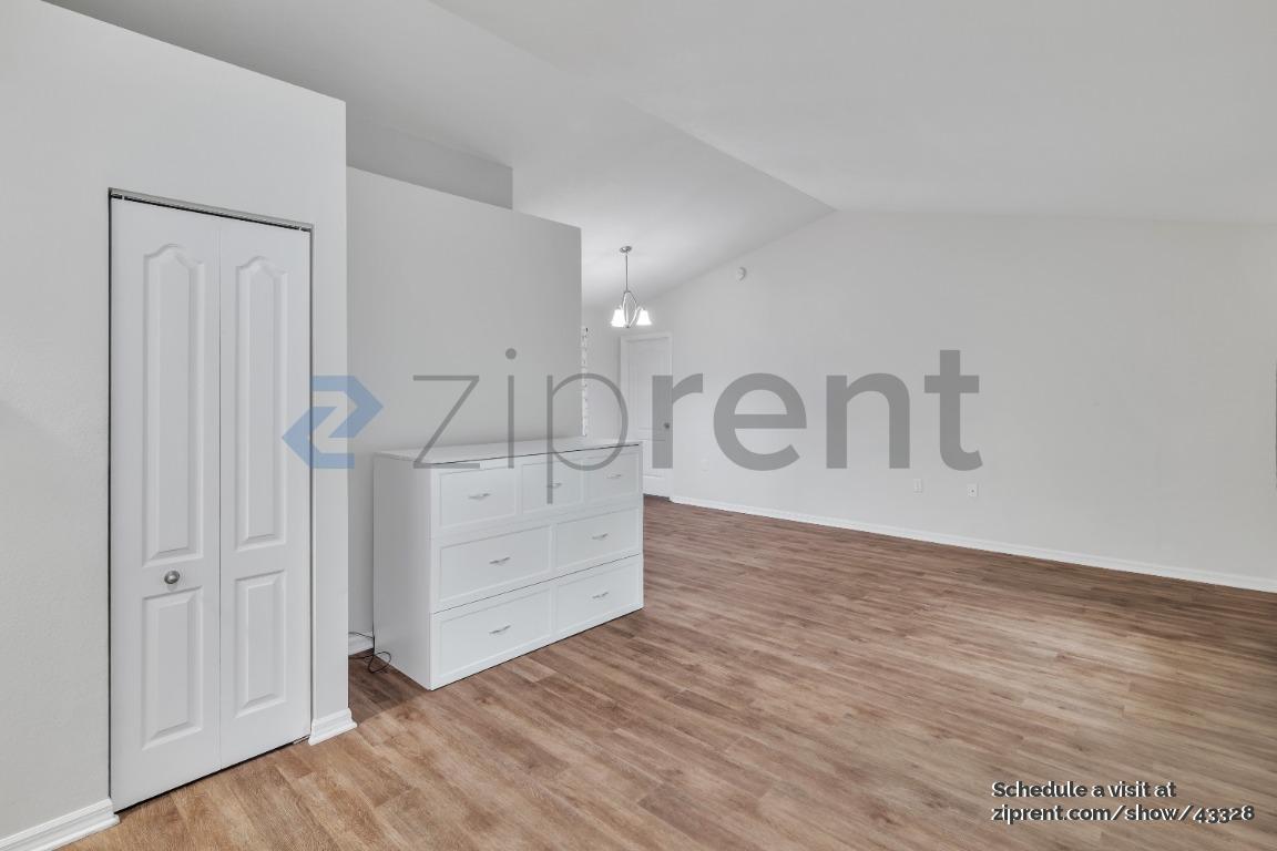 Building Photo - 1038 Malletwood Dr