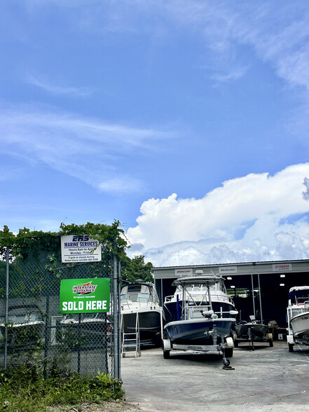 Boat storage - 109 Westlake Ct