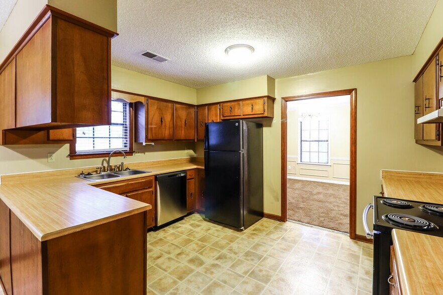 Building Photo - 928 Pheasant Hollow Dr