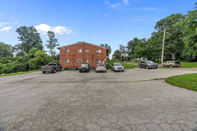Building Photo - 2551 Mary Ave