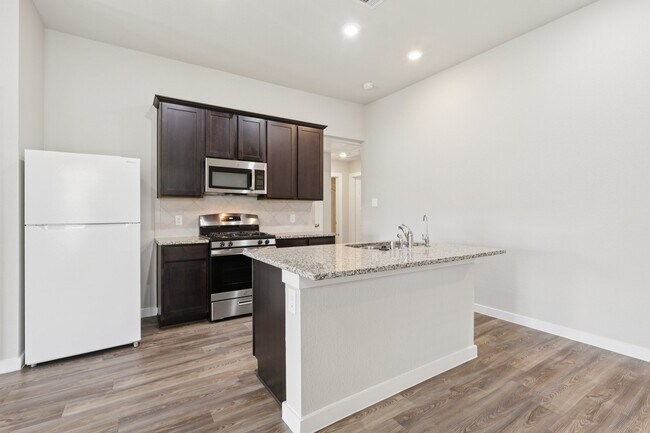 Building Photo - 920 Gentle Moss Dr