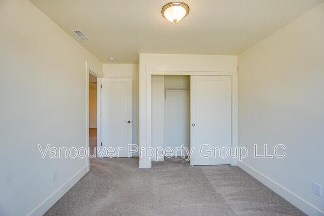Building Photo - 12513 NE 102nd Way