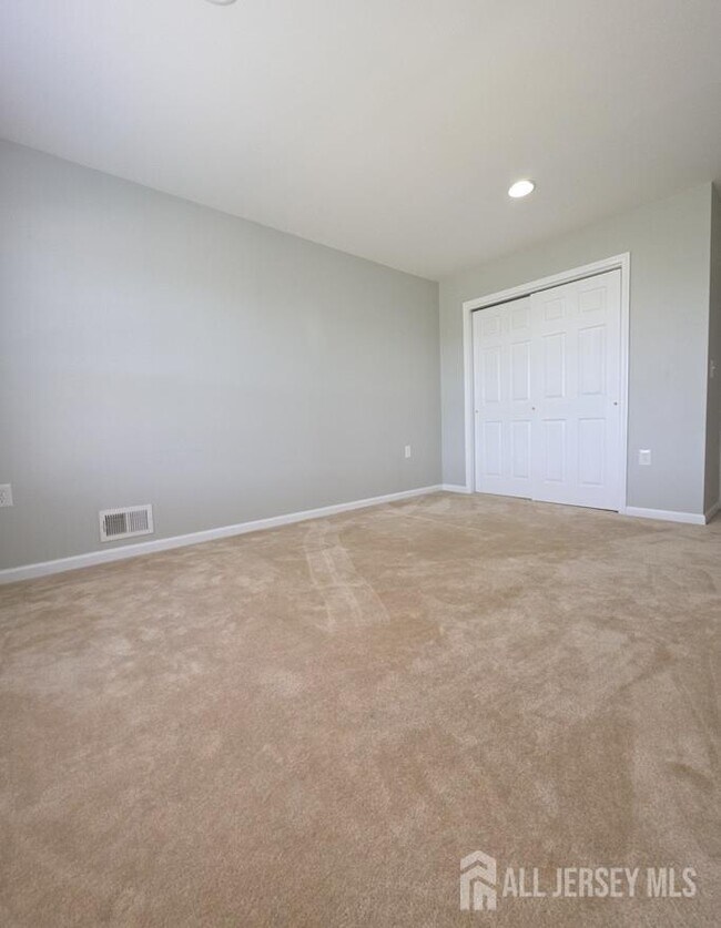 Building Photo - 142 Conover Terrace