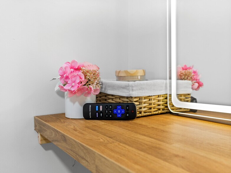 Building Photo - 566 Dorchester Ave