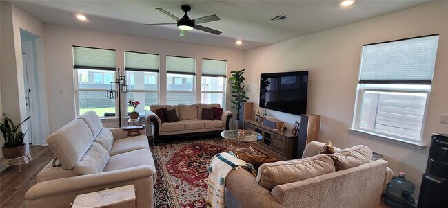 Building Photo - 716 Leeward Pass