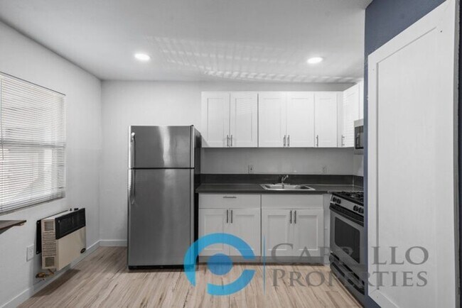 Building Photo - 1307 Division St