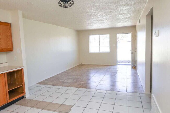 Building Photo - 3701 N 9th Pl