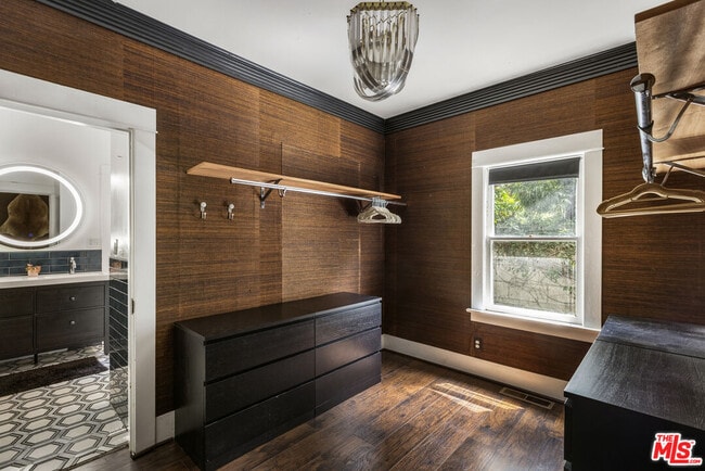 Building Photo - 201 S Ave 55