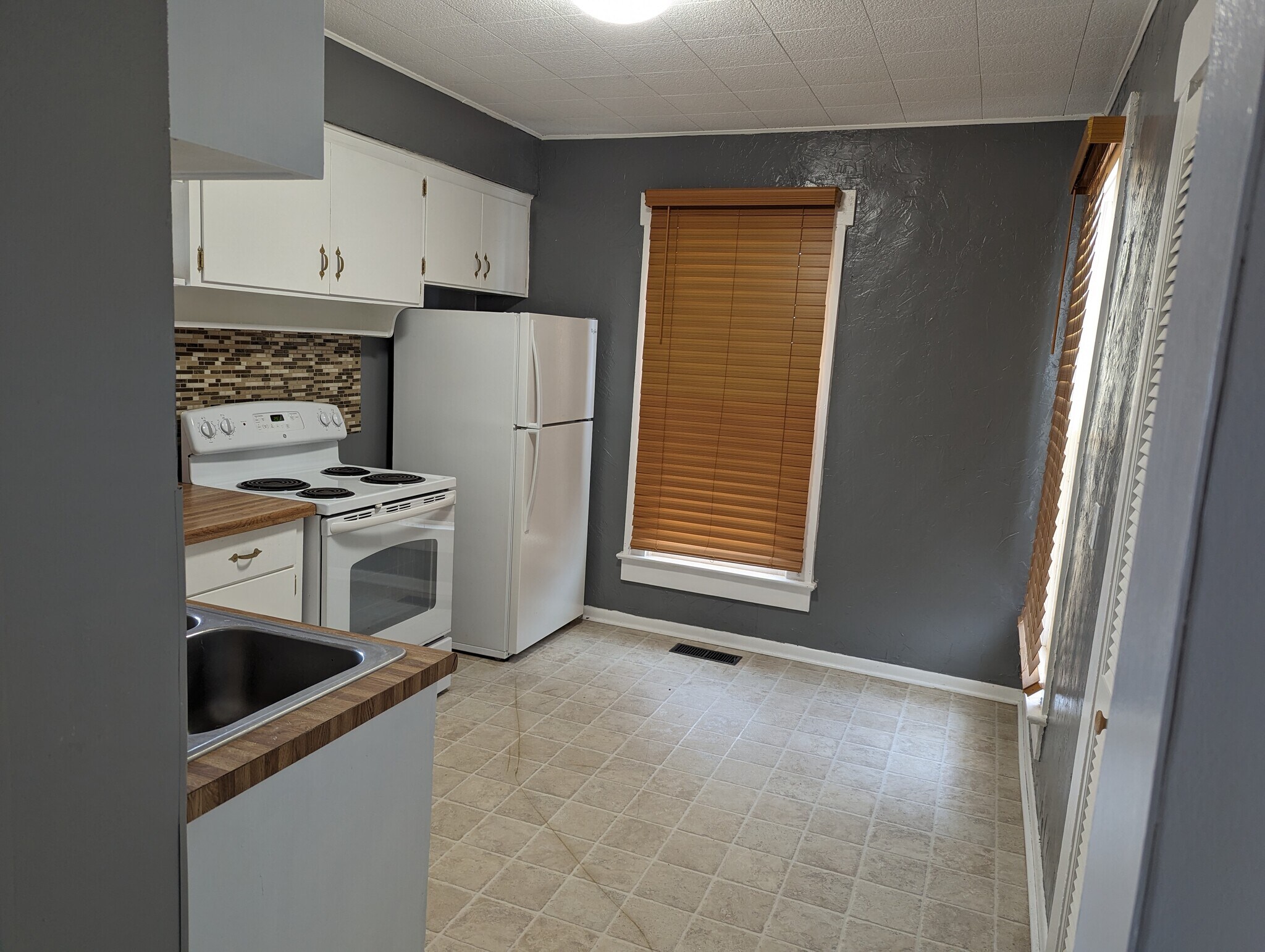 Kitchen - 23 N Main St