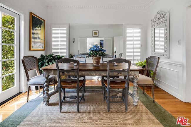 Building Photo - 458 S Bedford Dr