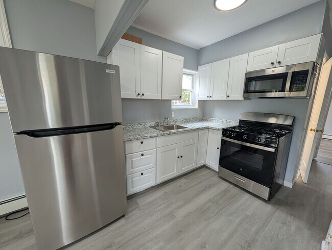 Building Photo - 1307 6th Ave