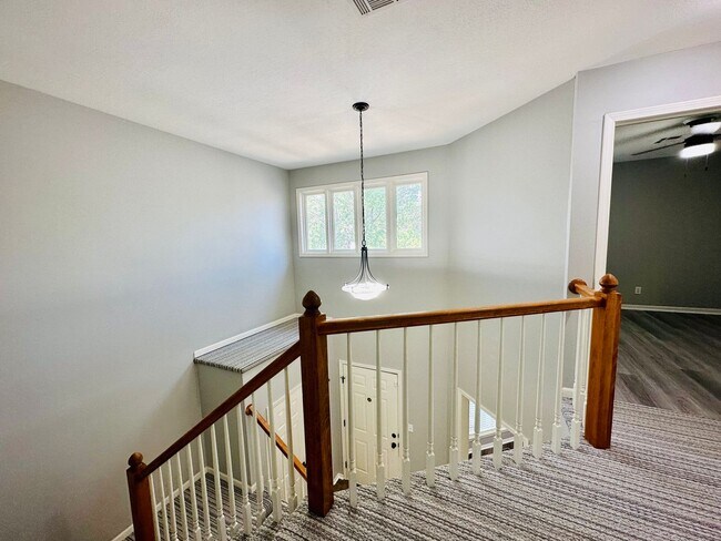 Building Photo - {10709}  Spacious Overland Park Duplex + T...