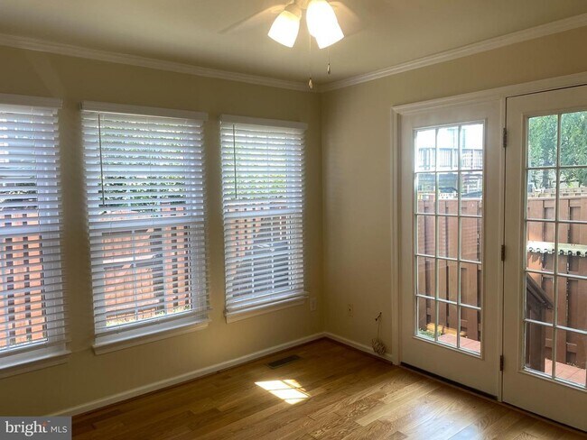 Building Photo - 7049 Rogue Forest Ln