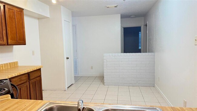 Building Photo - 21318 Bridgepoint Ln