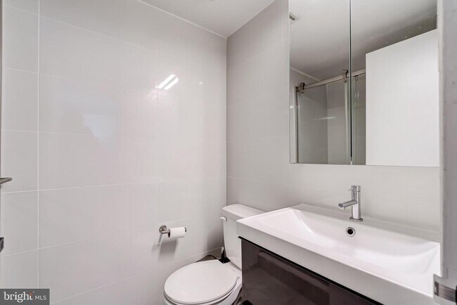 Building Photo - 11643 Stoneview Square