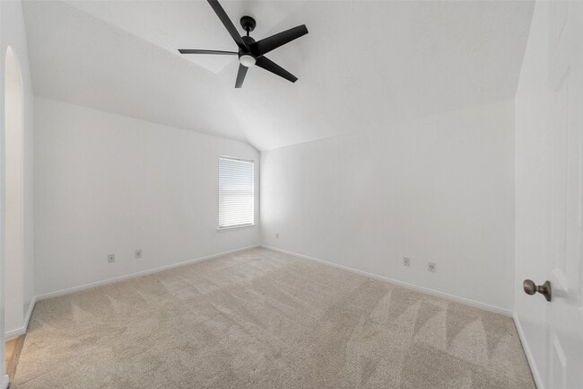 Building Photo - 1922 Lake Grayson Dr