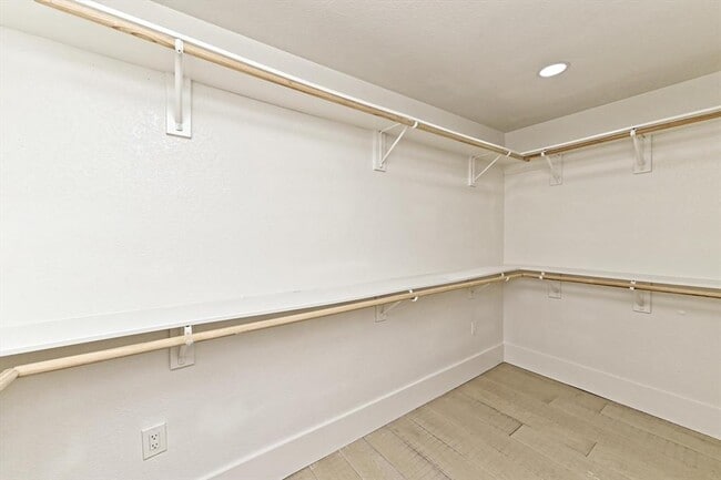 Building Photo - 11800 Tedford St