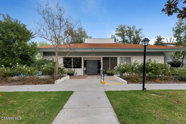 Building Photo - 4642 Park Granada Park