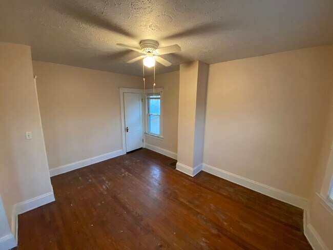 Building Photo - Daisy4001