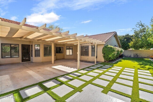 Building Photo - 9532 E Corrine Dr